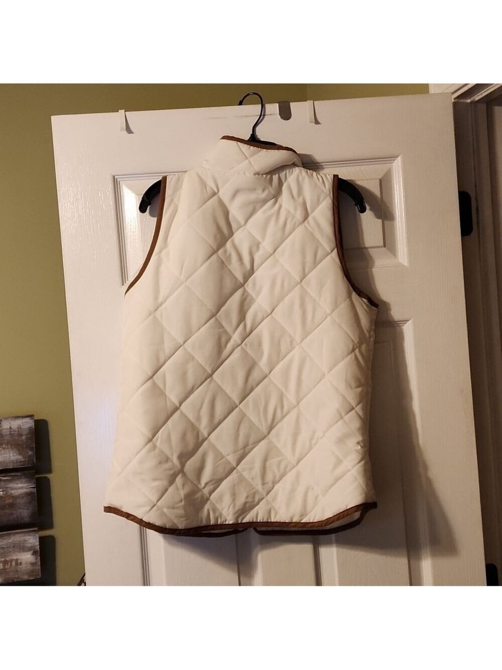 Puff Vest - Picture 4 of 4